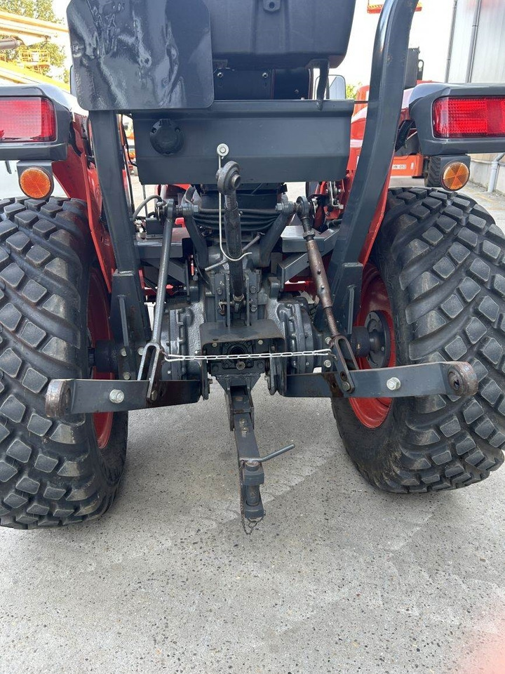 Tractor municipal Kubota L1-382 (5278): foto 11