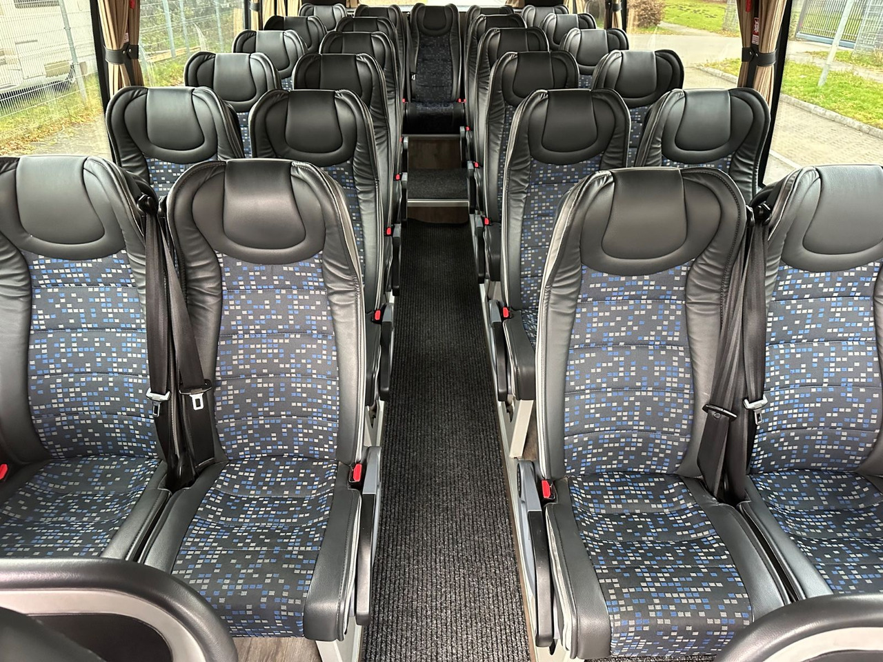 Iveco Atomic AN21 (wenig Km*7.2t) Rosero/ Rapido - Minibús, Furgoneta de pasajeros: foto 4 Iveco Atomic AN21 (wenig Km*7.2t) Rosero/ Rapido - Minibús, Furgoneta de pasajeros: foto 4