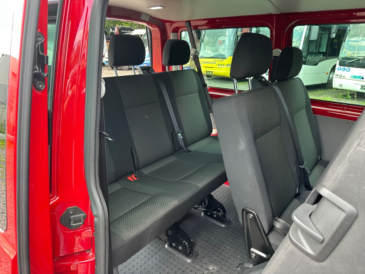 Volkswagen T6 Kombi (PDC Hi*ACC*StandHz*9 Sitzer*AC) - Furgoneta de pasajeros: foto 5 Volkswagen T6 Kombi (PDC Hi*ACC*StandHz*9 Sitzer*AC) - Furgoneta de pasajeros: foto 5