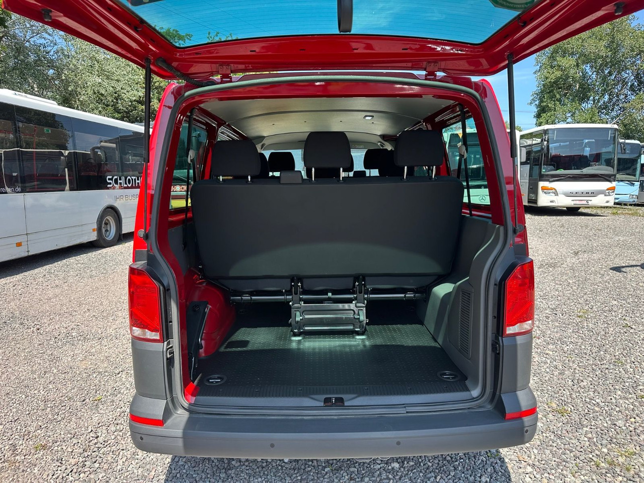 Volkswagen T6 Kombi (PDC Hi*ACC*StandHz*9 Sitzer*AC) - Furgoneta de pasajeros: foto 4 Volkswagen T6 Kombi (PDC Hi*ACC*StandHz*9 Sitzer*AC) - Furgoneta de pasajeros: foto 4